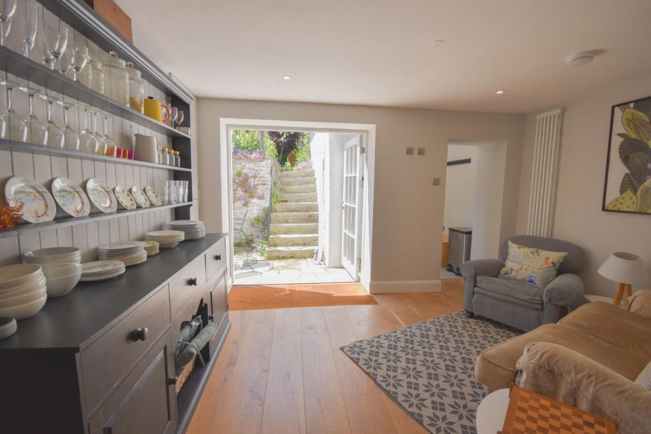Arden Villa, Sleeps 8, Moments From The Golden Sandy Beach Of Ryde Райд Экстерьер фото