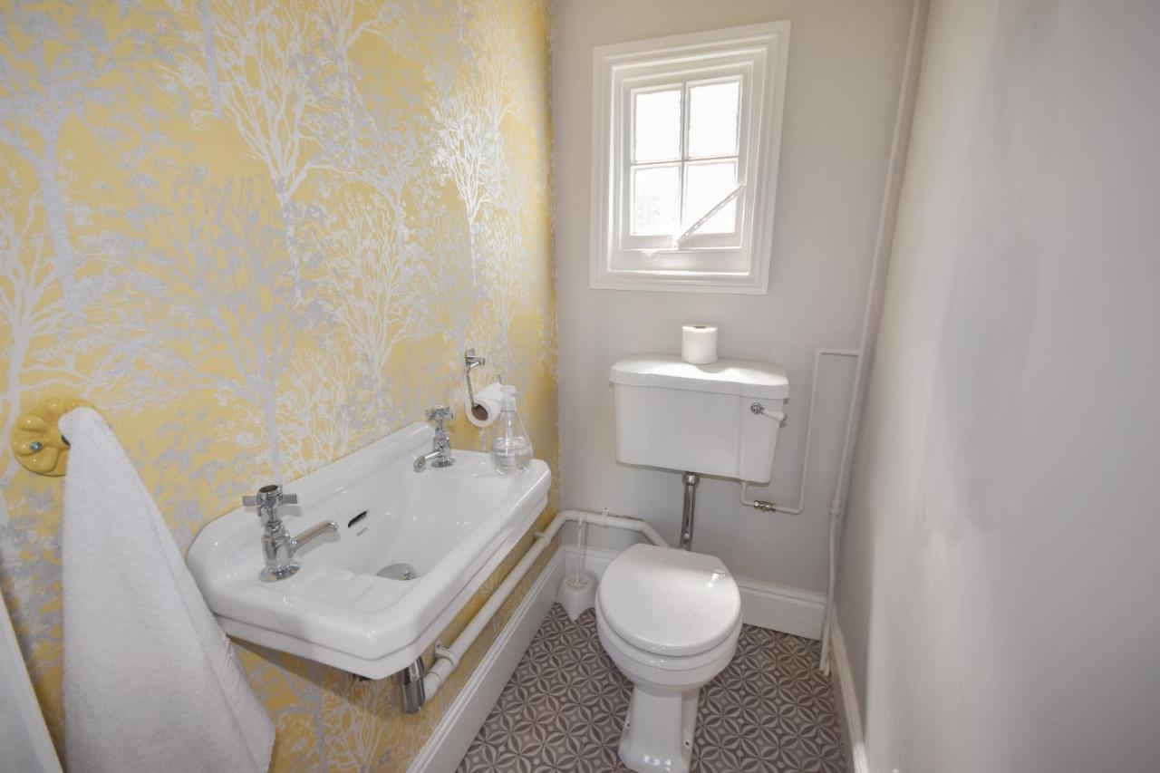 Arden Villa, Sleeps 8, Moments From The Golden Sandy Beach Of Ryde Райд Экстерьер фото