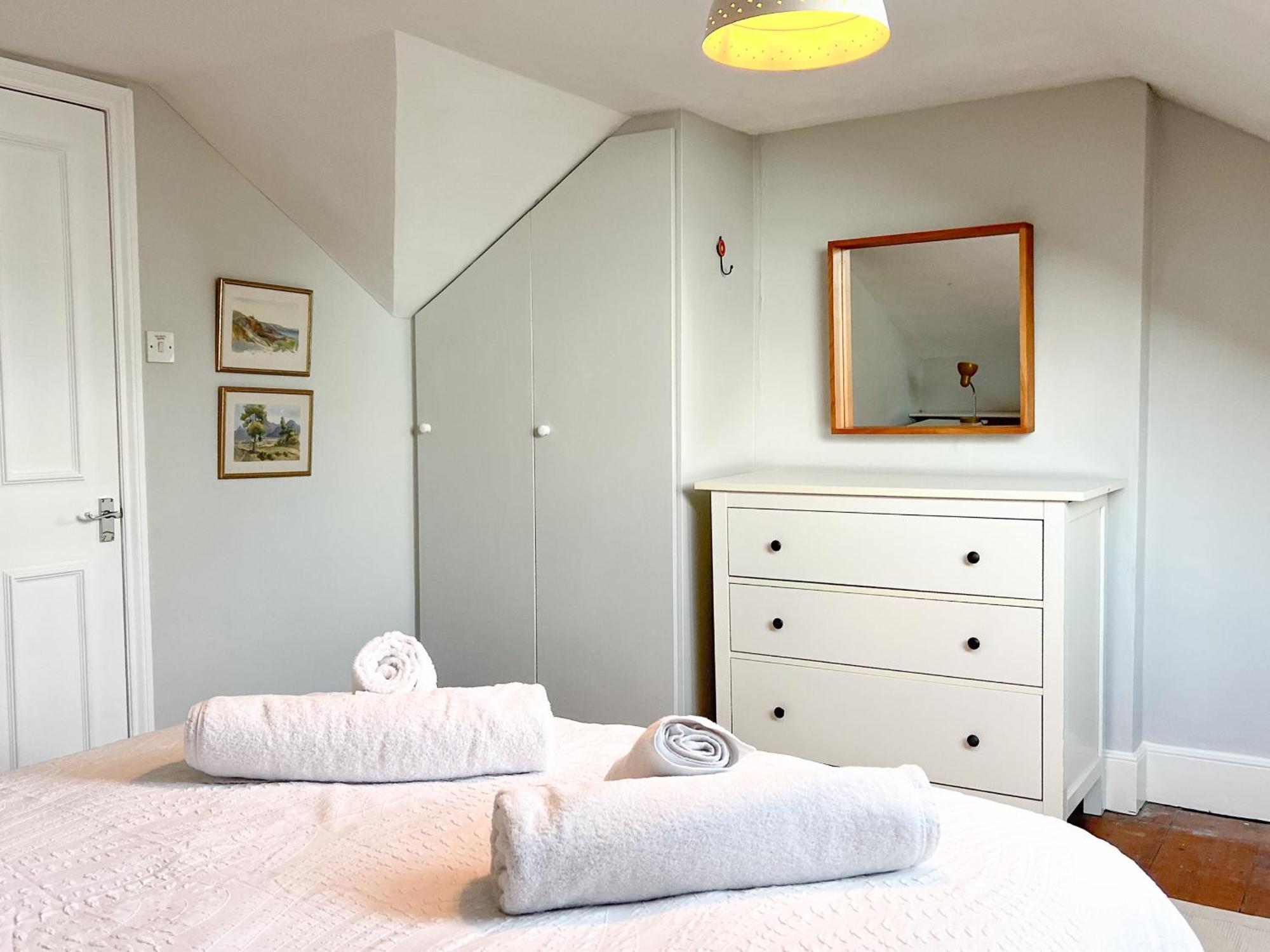 Arden Villa, Sleeps 8, Moments From The Golden Sandy Beach Of Ryde Райд Экстерьер фото