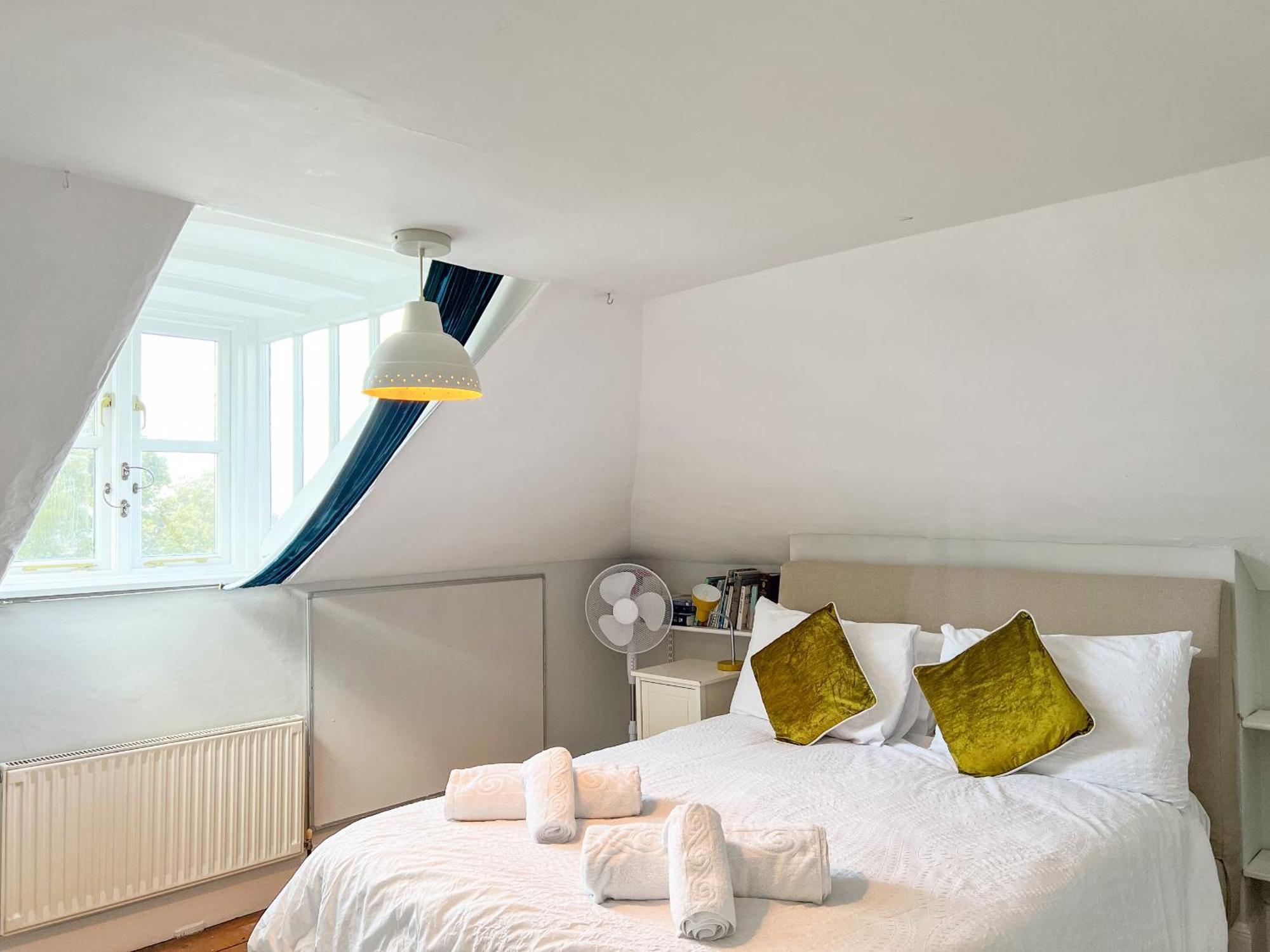 Arden Villa, Sleeps 8, Moments From The Golden Sandy Beach Of Ryde Райд Экстерьер фото
