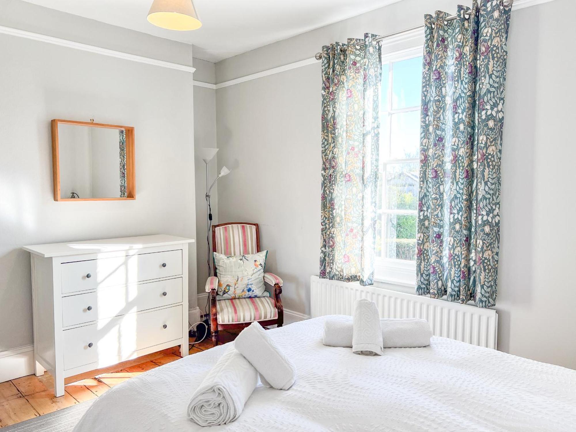 Arden Villa, Sleeps 8, Moments From The Golden Sandy Beach Of Ryde Райд Экстерьер фото
